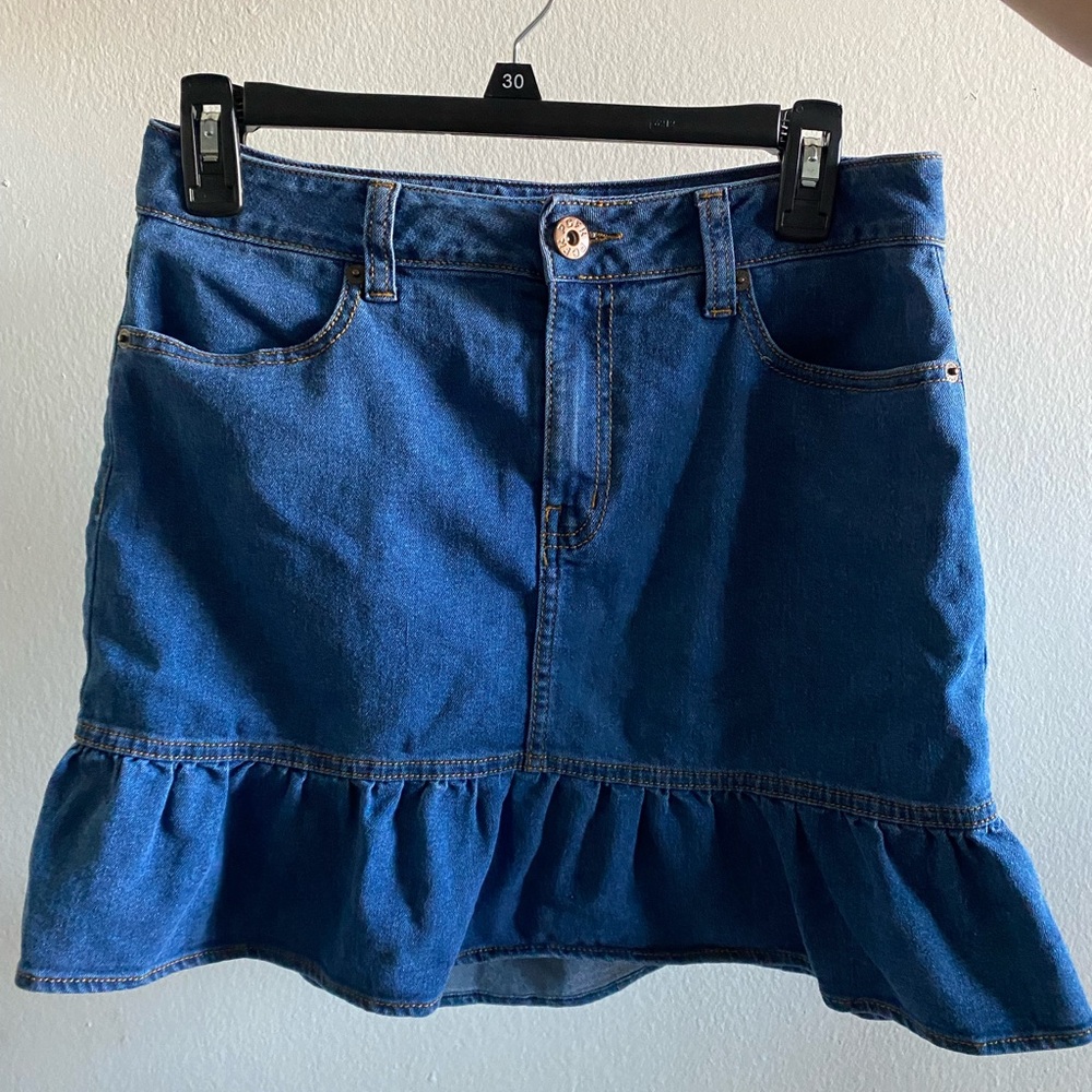 Jean mini skirt.